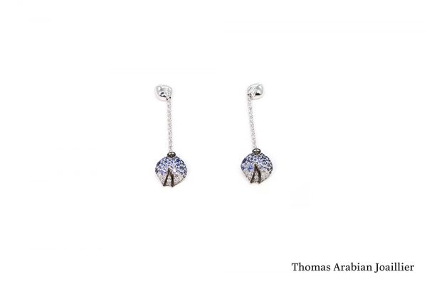 Pendants d'oreilles Eclosion Saphirs bleus et diamants