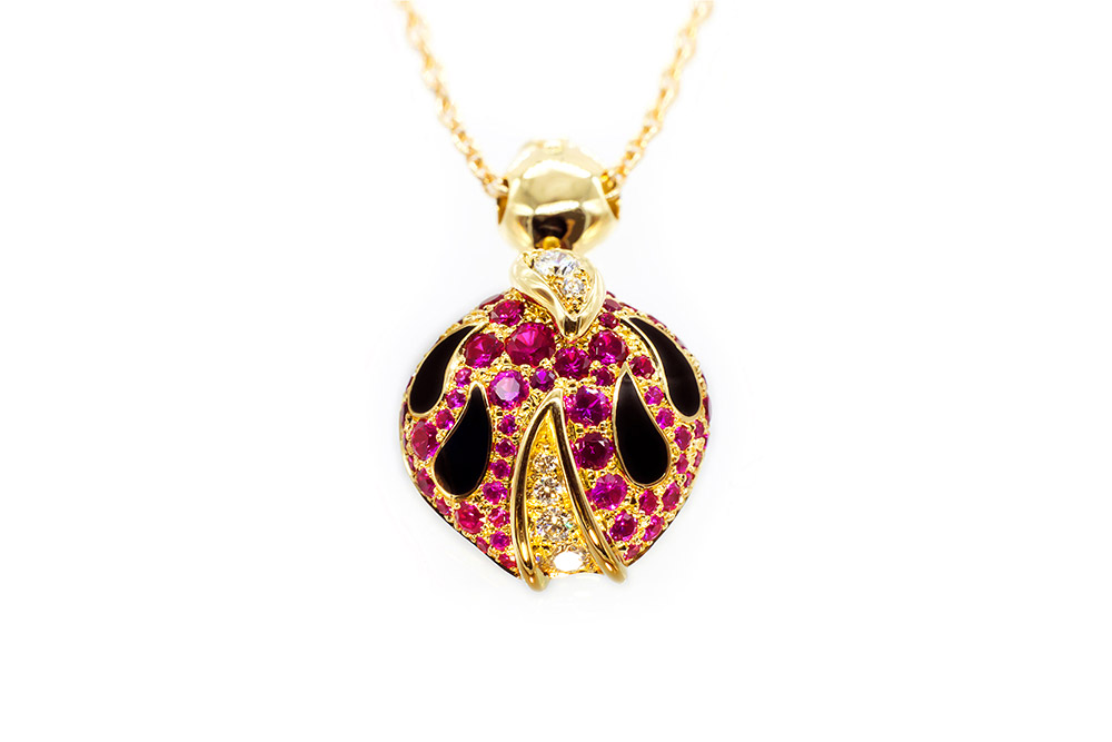 Pendentif Eclosion - laque et Rubis