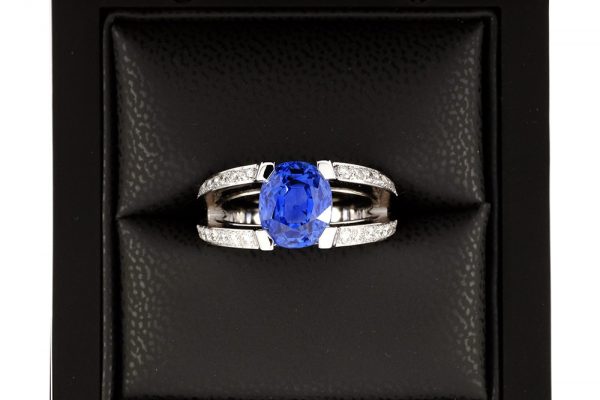 Solitaire Saphir, or blanc et Diamants 4