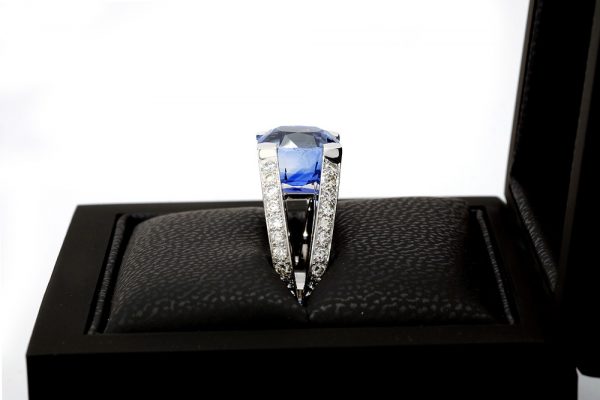 Solitaire Saphir, or blanc et Diamants 5