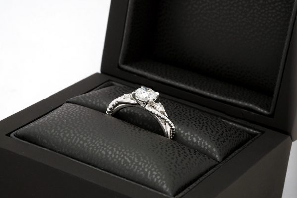 Solitaire Tressé Diamants et or blanc 4