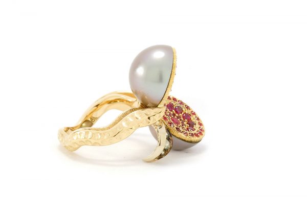 Bague Dionéas - Saphirs, Rubis et Perle de Tahiti - Or blanc et jaune 4
