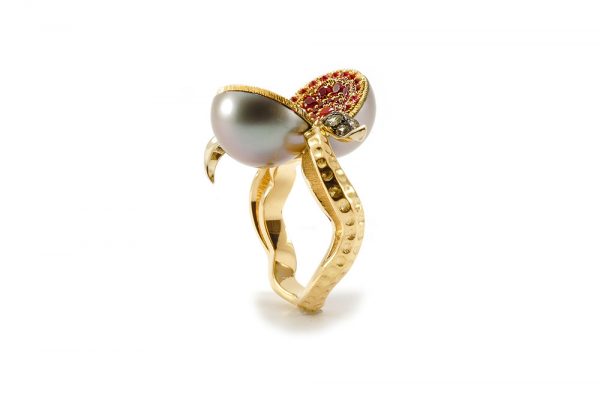 Bague Dionéas - Saphirs, Rubis et Perle de Tahiti - Or blanc et jaune 9