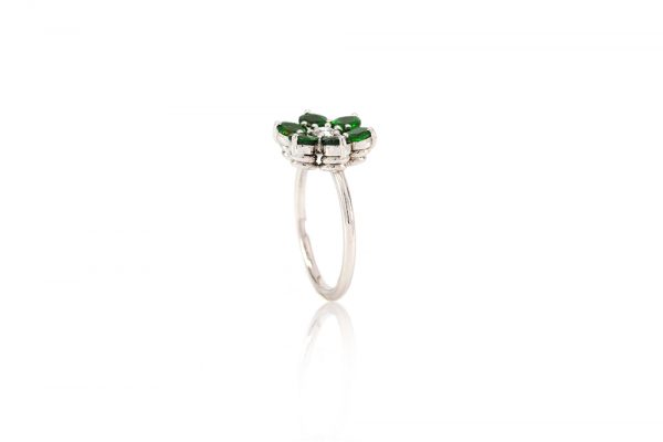 Bague Lucky Charm, Tsavorites et diamant sur or blanc 4