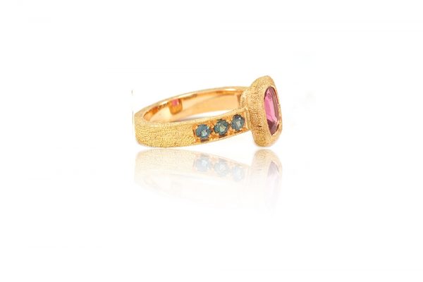 Bague Pink Perfume, Or, Spinelle et Alexandrites 3
