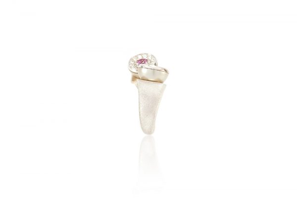 Bague Taj Mahal, Or, perle, diamants et saphirs 1