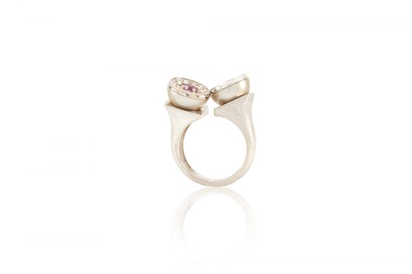 Bague Taj Mahal, Or, perle, diamants et saphirs 3