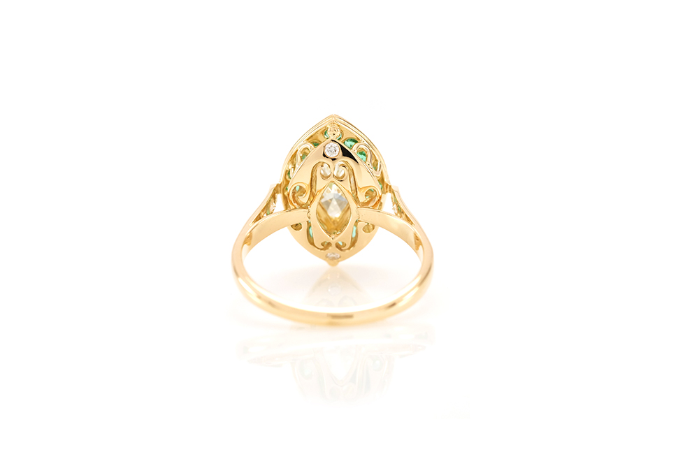 Bague Promesse, Or jaune 18k, Diamants et Émeraudes 4