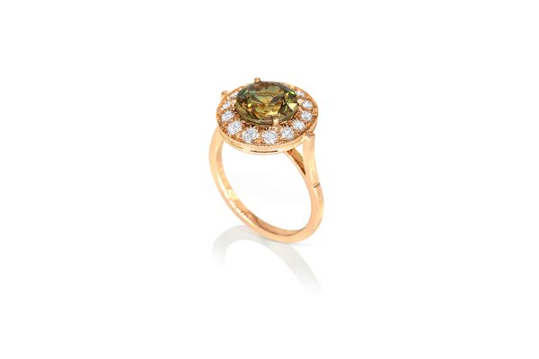 Bague or rouge, grenat démantoïde et diamants 3