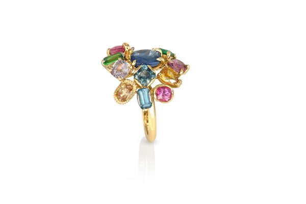 pierres précieuses, saphir, diamant de couleur, or jaune, grenat, emeraude 4