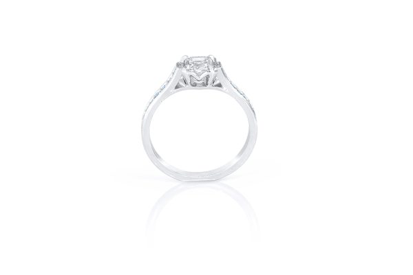 solitaire destin, en or blanc 18k, serti de saphirs et d'un diamant 1