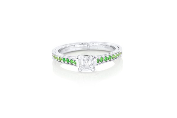 Solitaire en or blanc 18k, diamant et tsavorites 5