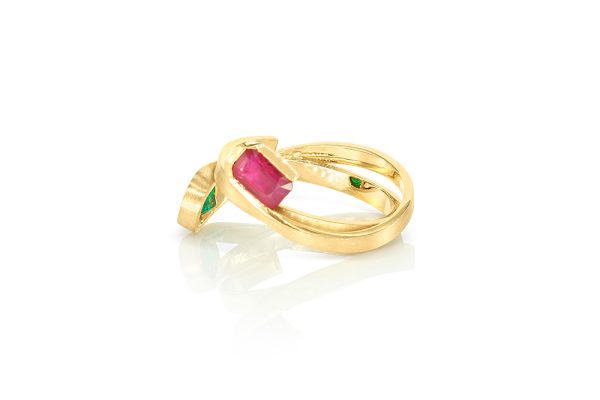 Or jaune 18K, ruban, rubis et émeraude 7