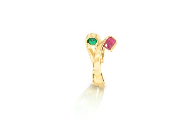Or jaune 18K, ruban, rubis et émeraude 3