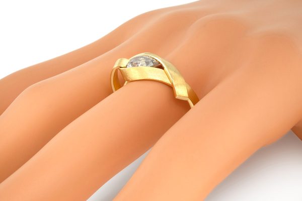 Or jaune 18K, ruban, diamant poire 3