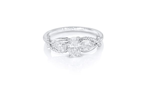 Solitaire tressé oval en or et diamant oval 2