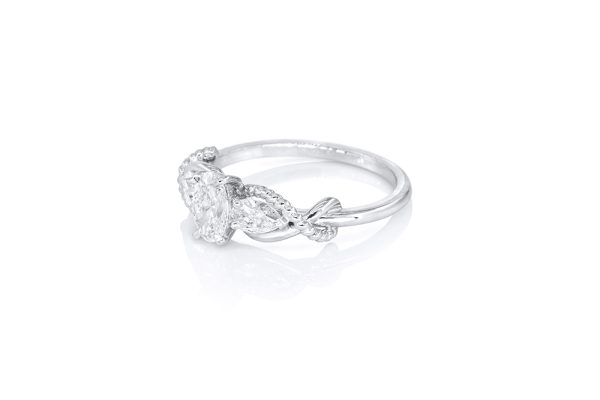 Solitaire tressé oval en or et diamant oval 3