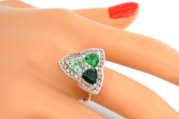 Bague or blanc et grenats tsavorites 1