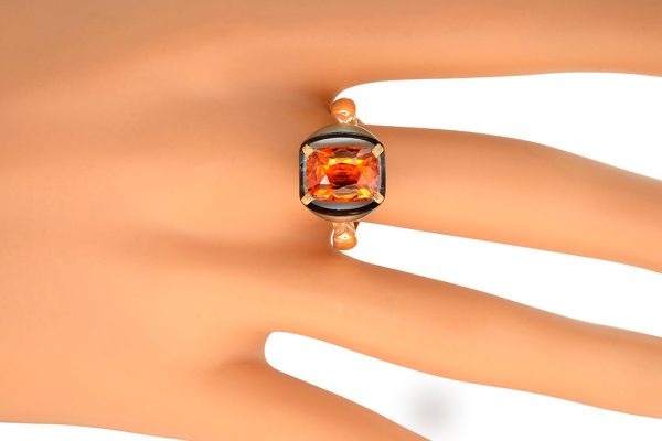 Bague avec une Perle, grenat spéssartite 7