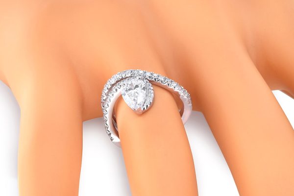 solitaire princesse en or blanc et diamants 4