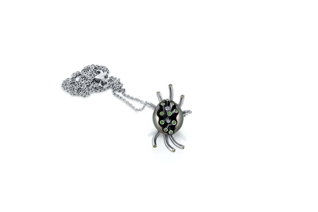 Pendentif Anémone, or grenats diamants jaune et perle 2